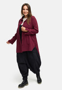 Latzhose le Síneadh as Parasute 'Isara'