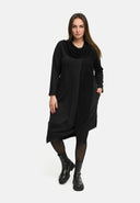 'Lunet' kjole – moderne, elegant & med karakterstærkt design