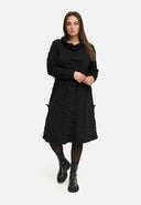 'Brunel' klänning – Cowl-Neck, sidodrapering & midilängd