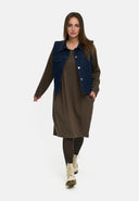 Colete 'Amira' – denim escuro, casual e com stretch