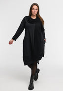 Vestido 'Lunet' – moderno, elegante y con un diseño de carácter fuerte